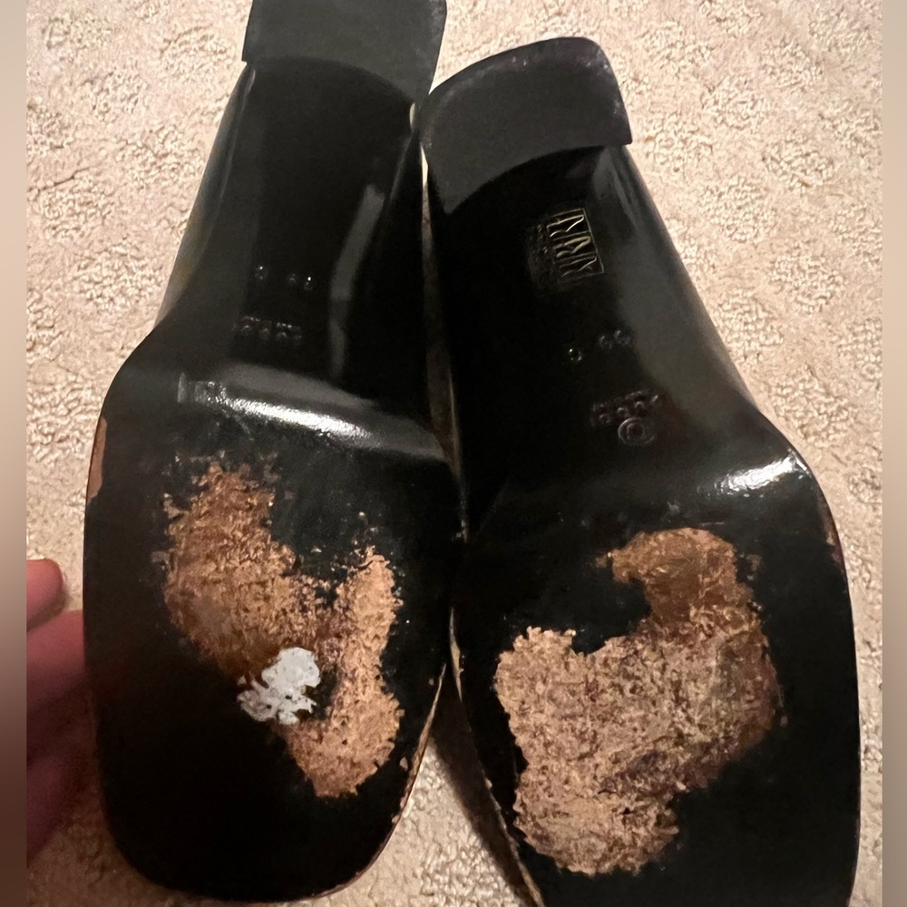 Gucci leather pumps